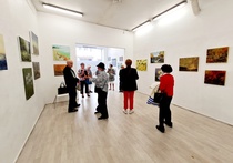 Näyttelyvieraita (HOK-eläkeläiset)